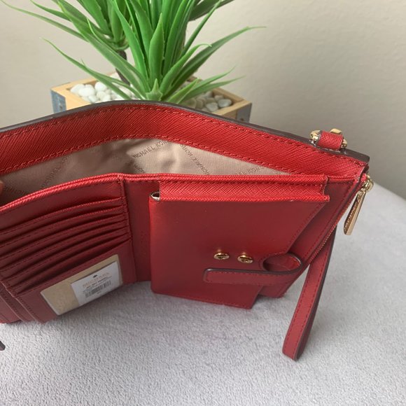 MICHAEL KORS LG DOUBLE ZIP WRISTLET - Picture 4 of 6